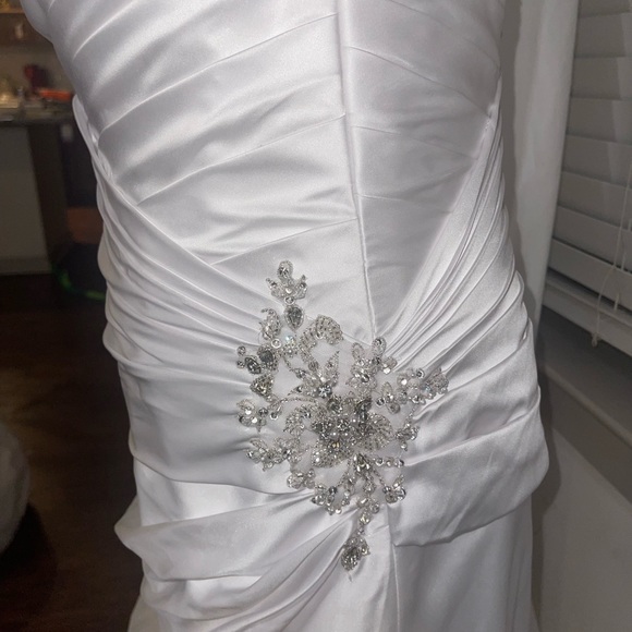 Beautiful Bonny wedding dress great for curves Size 16 Good Condition strapless - Picture 8 of 16